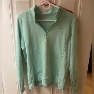 Vineyard vines light blue pullover size m